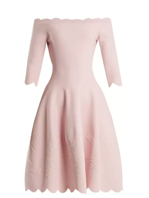Rochie cu maneci cazute