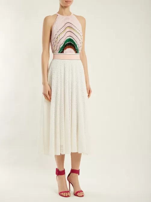 Rochie midi în culoare deschisă